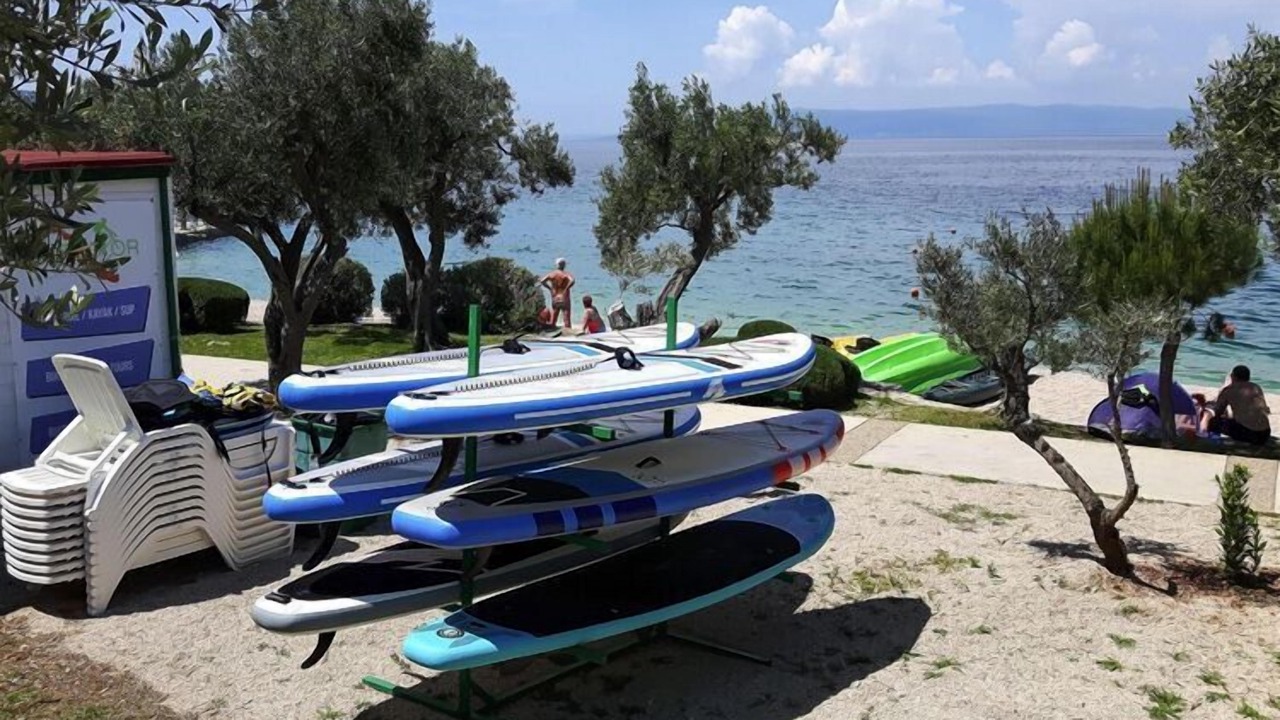 Photo of Others in Cres