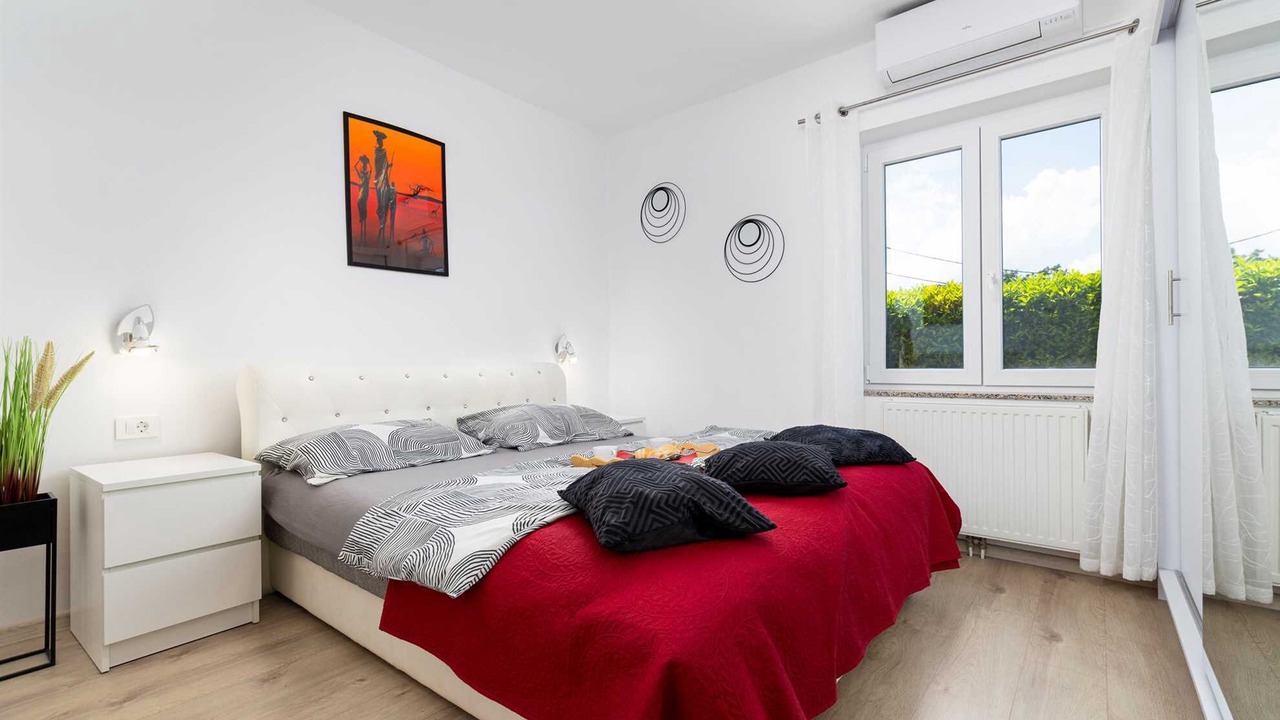 Photo of Bedroom in Brzac