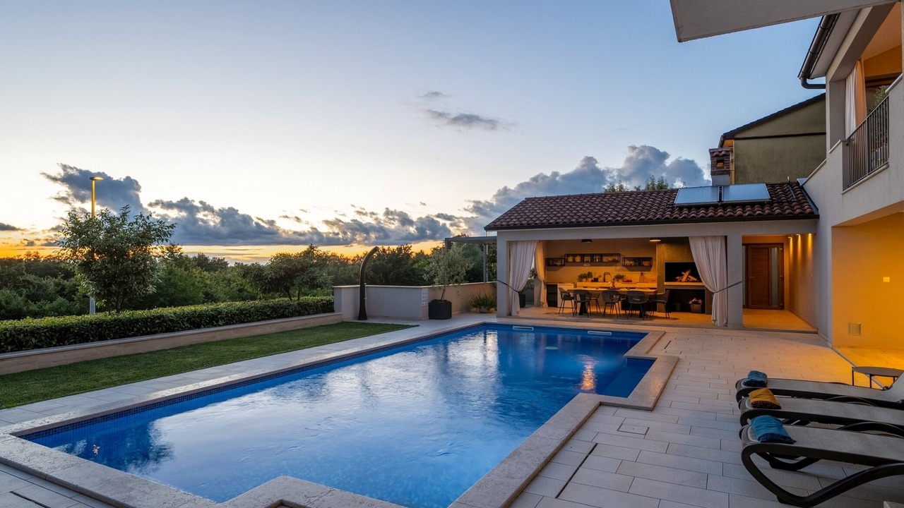 Photo of Outdoor in Lindar