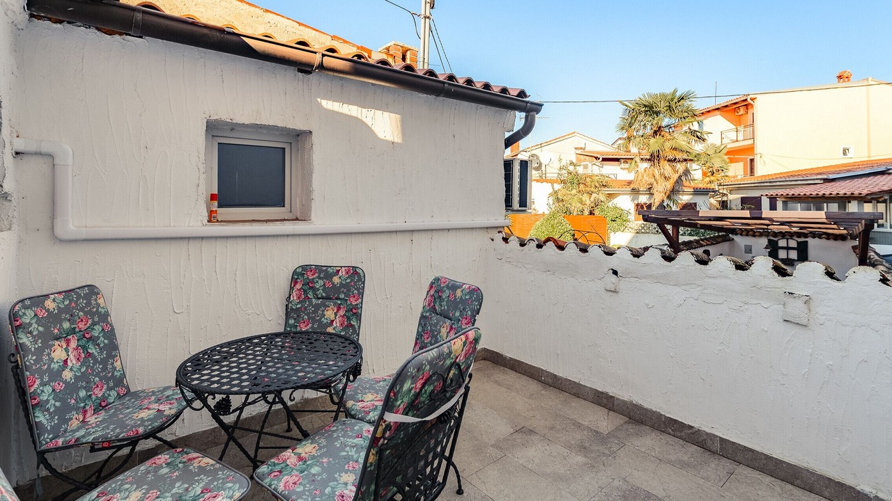Photo of Patio Balcony in Mali Maj