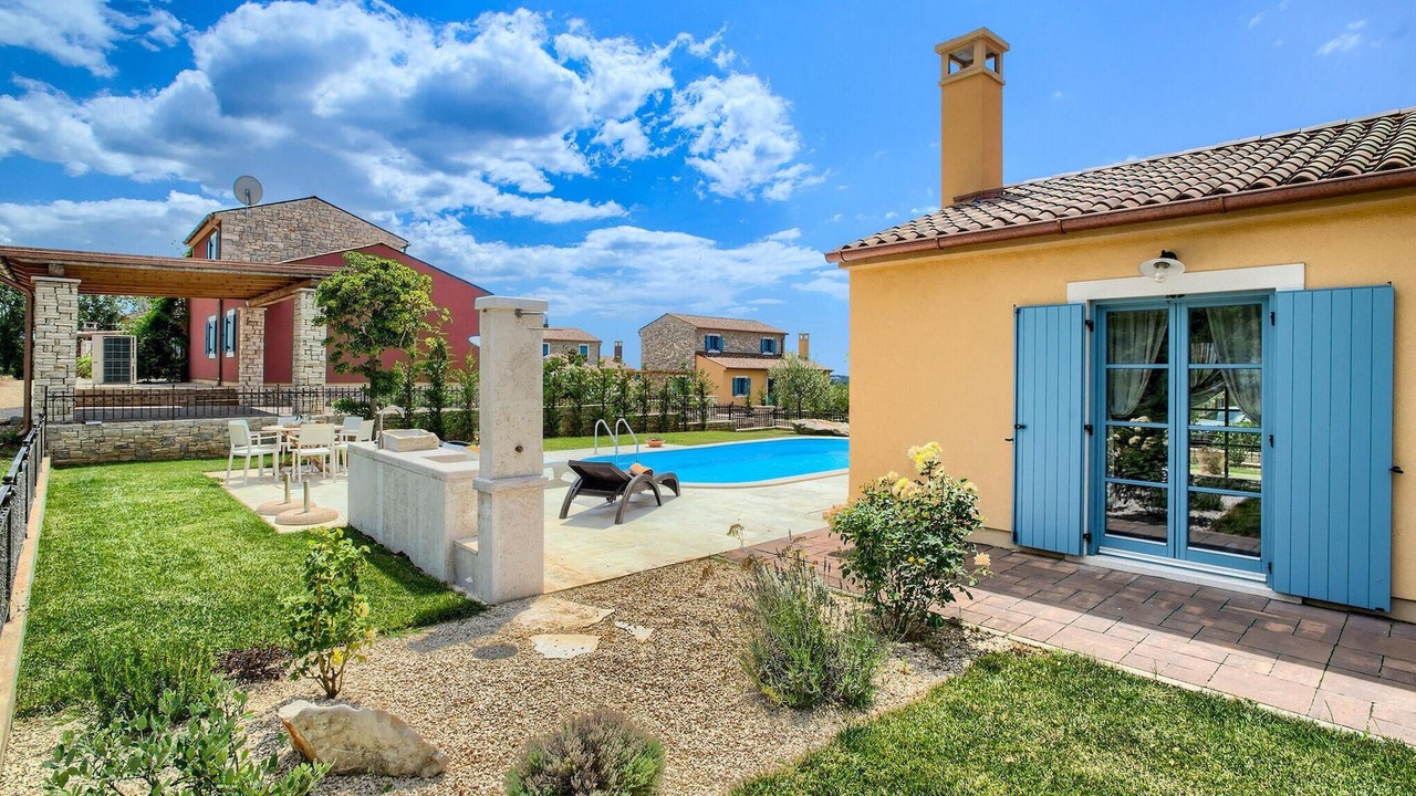 Photo of Outdoor in Vardica