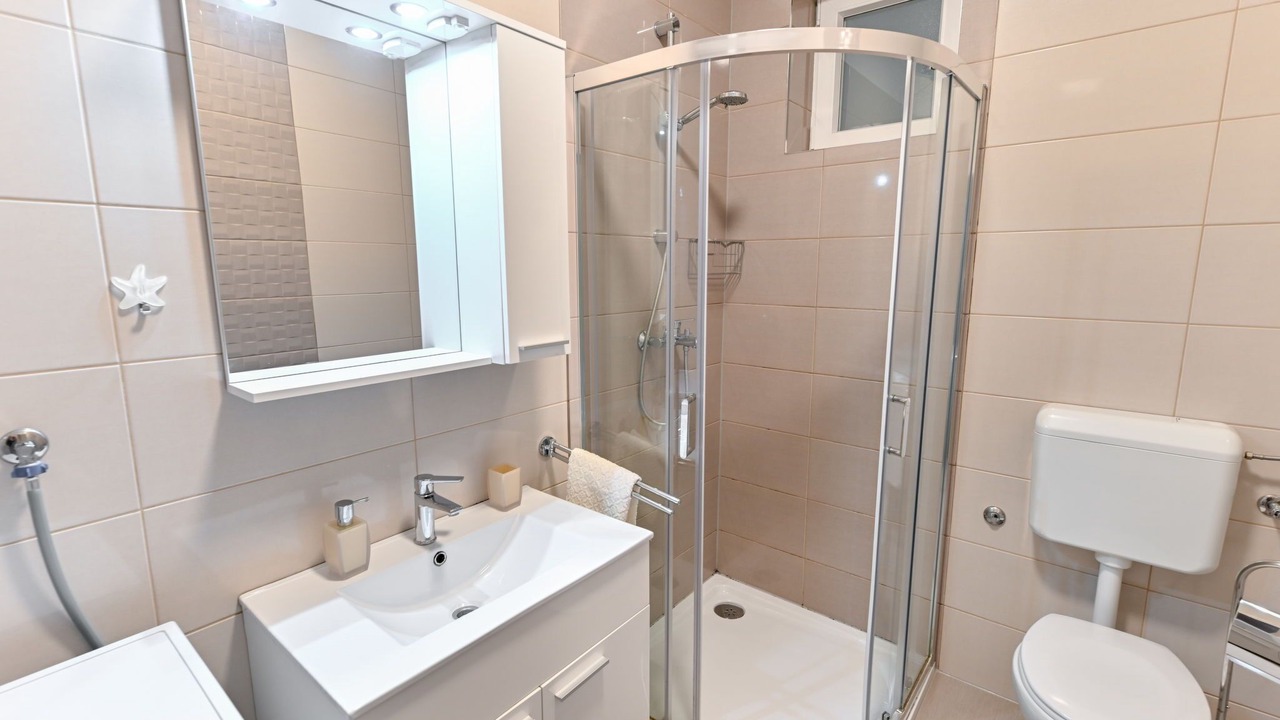 Photo of Bathroom in Seline