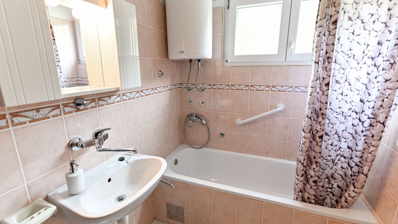 Photo of Bathroom in Seline