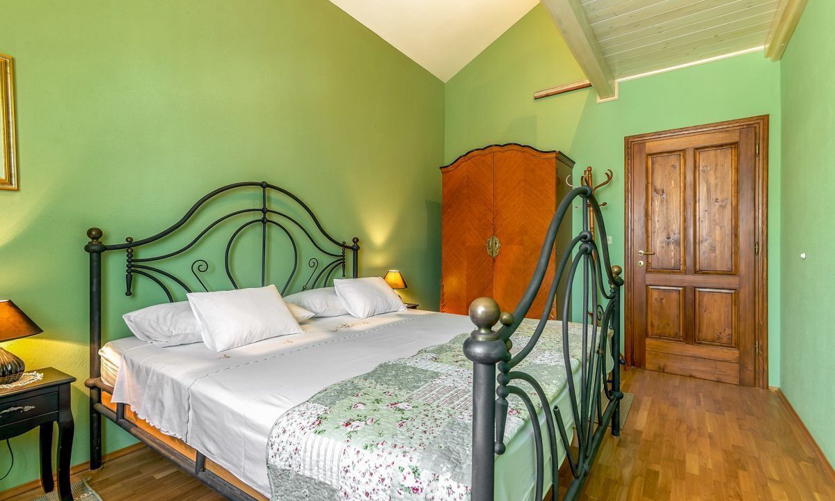 Photo of Bedroom in Sumartin