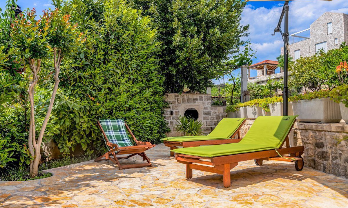 Photo of Patio Balcony in Sumartin