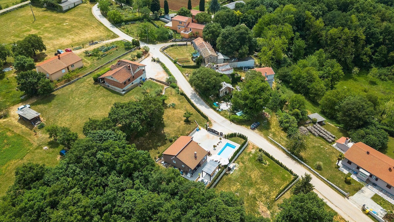 Photo of Others in Jakovici