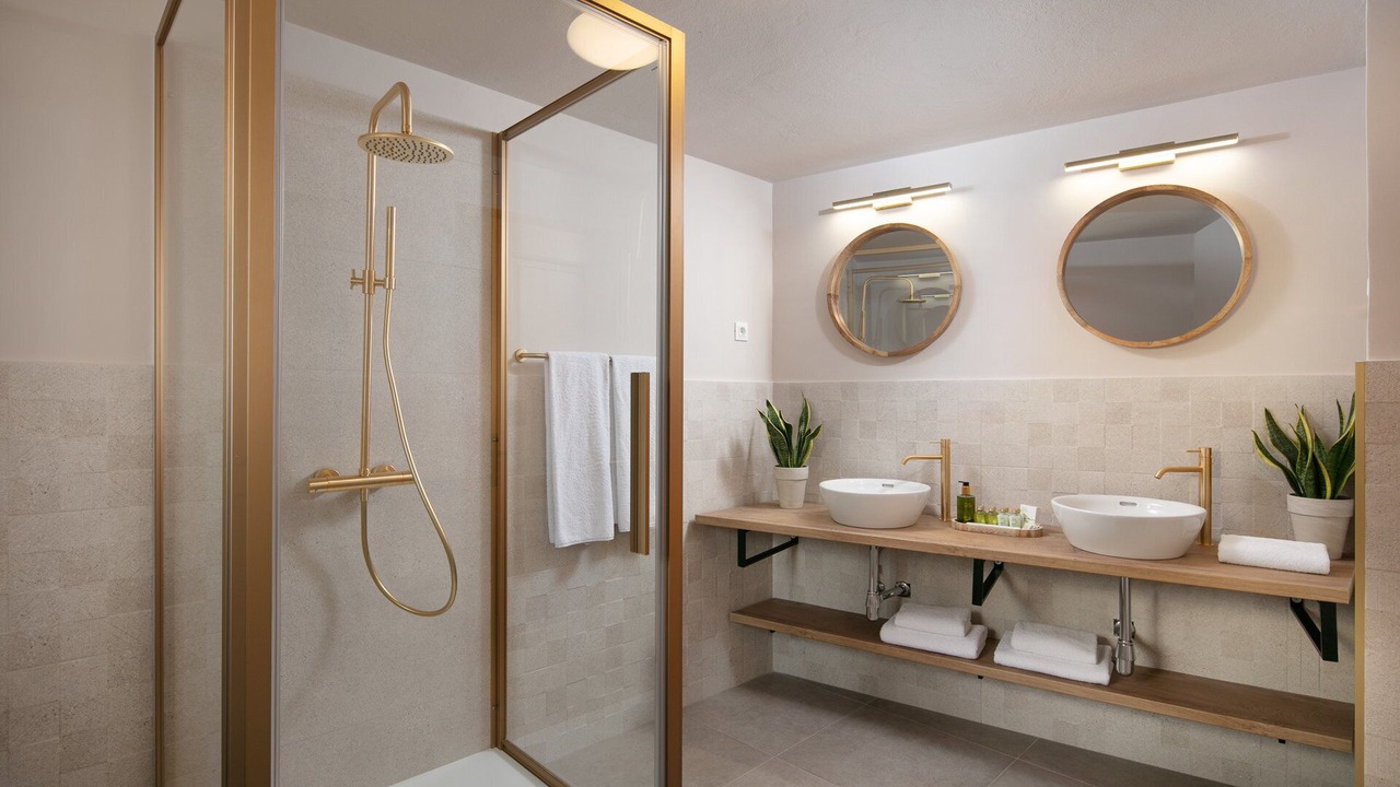 Photo of Bathroom in Burici