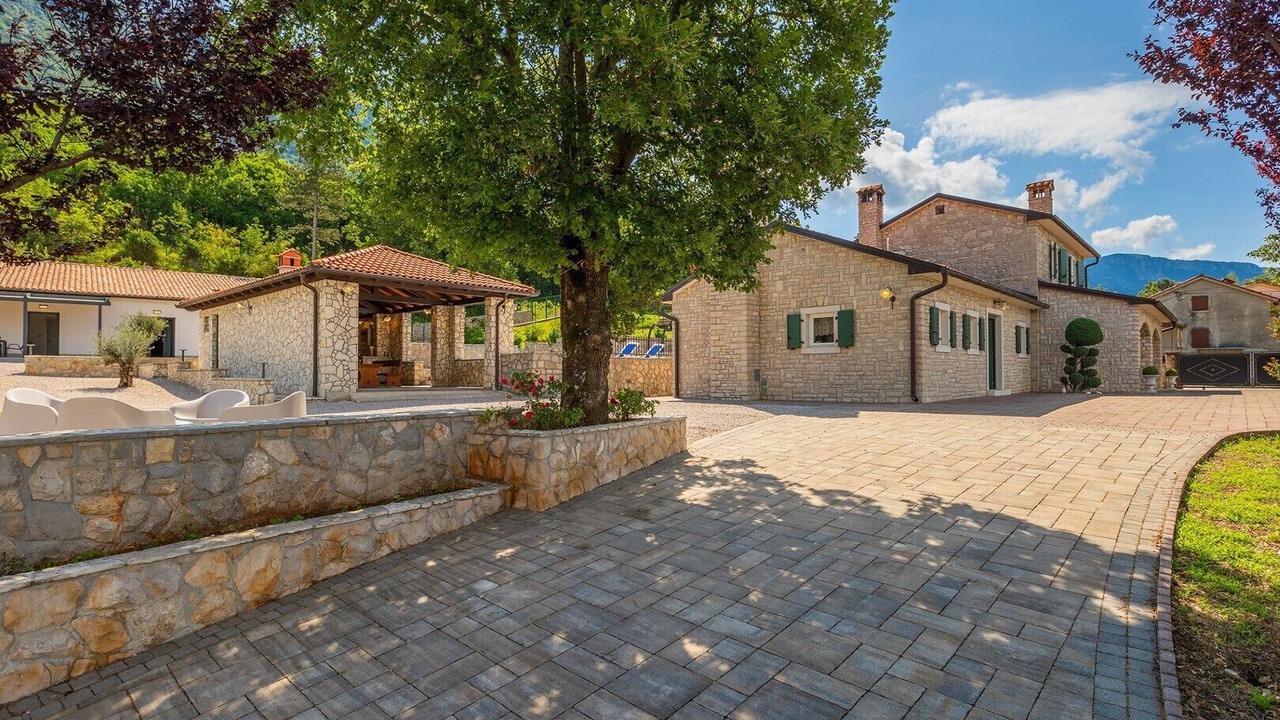 Photo of Patio Balcony in Krsan