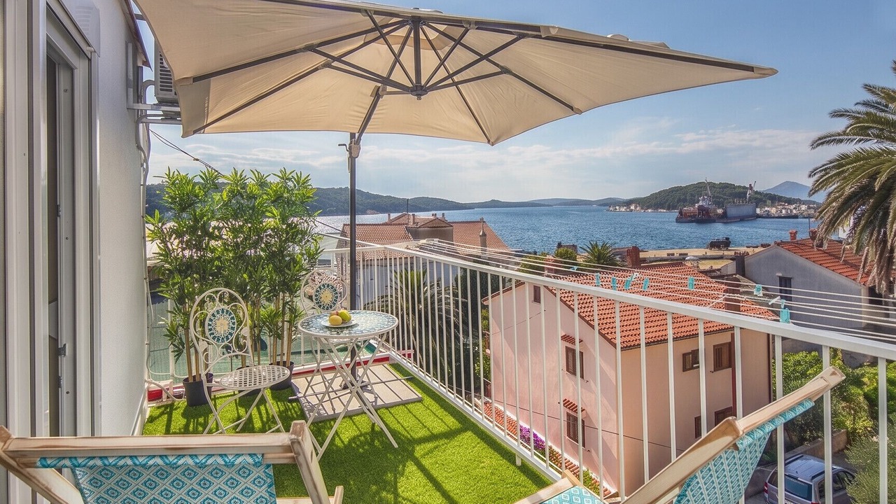 Photo of Outdoor in Cove Murtar