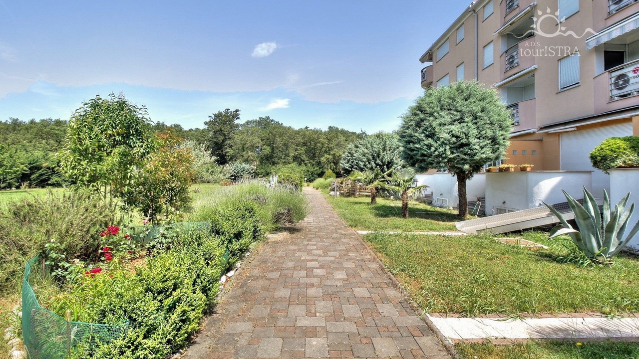 Photo of Outdoor in Monterol