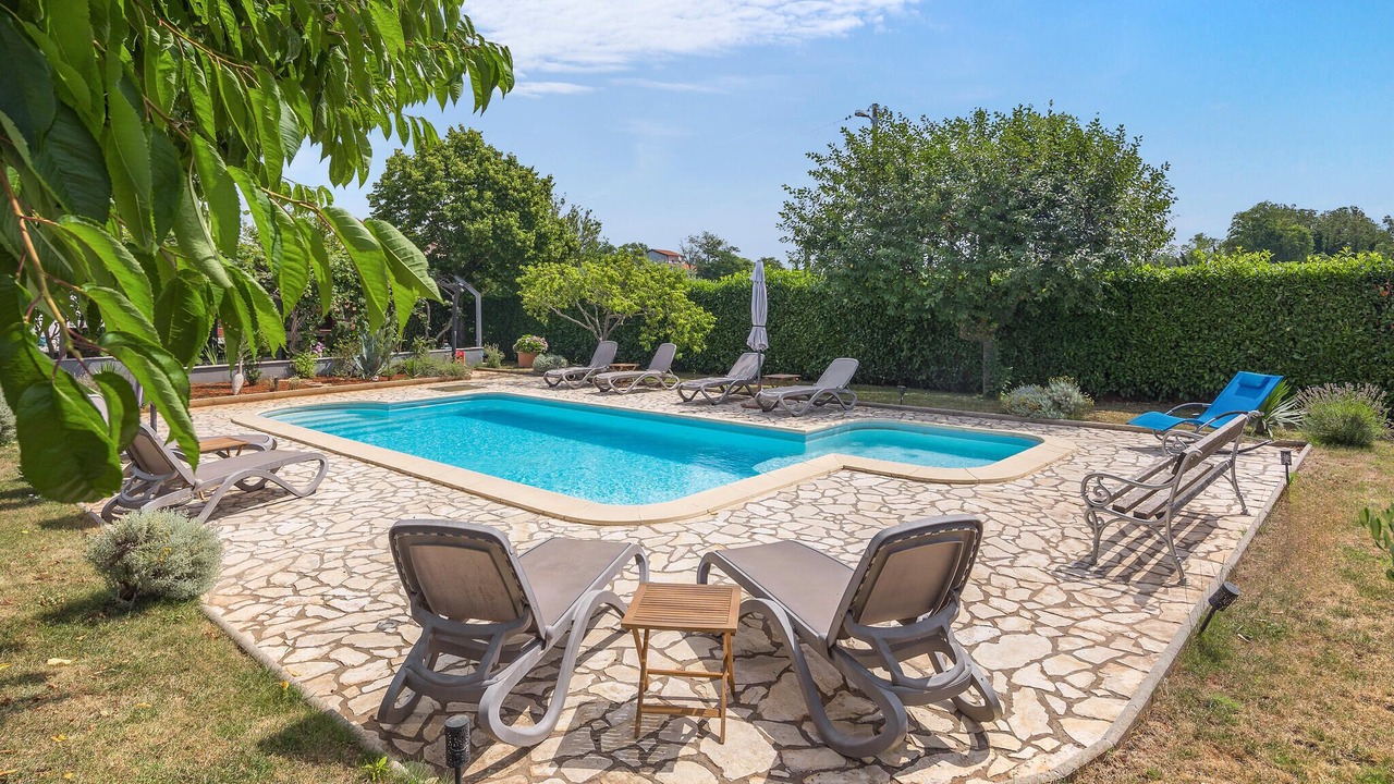Photo of Outdoor in Zbandaj