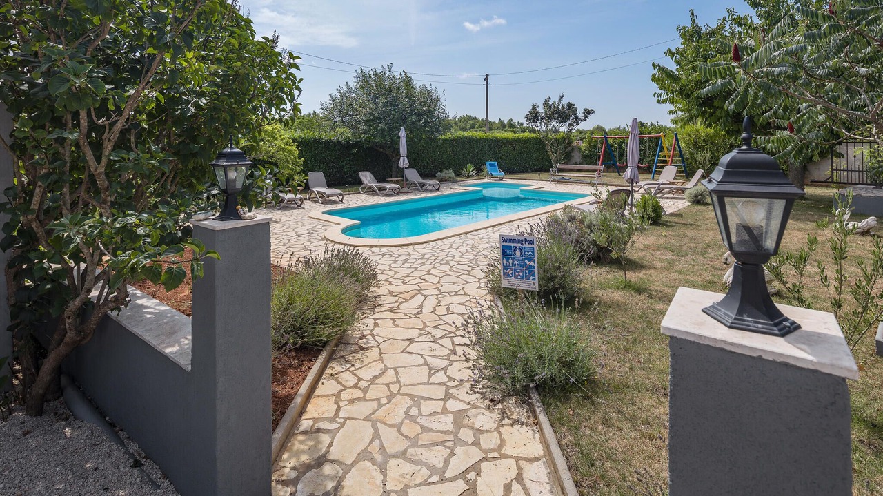 Photo of Outdoor in Zbandaj