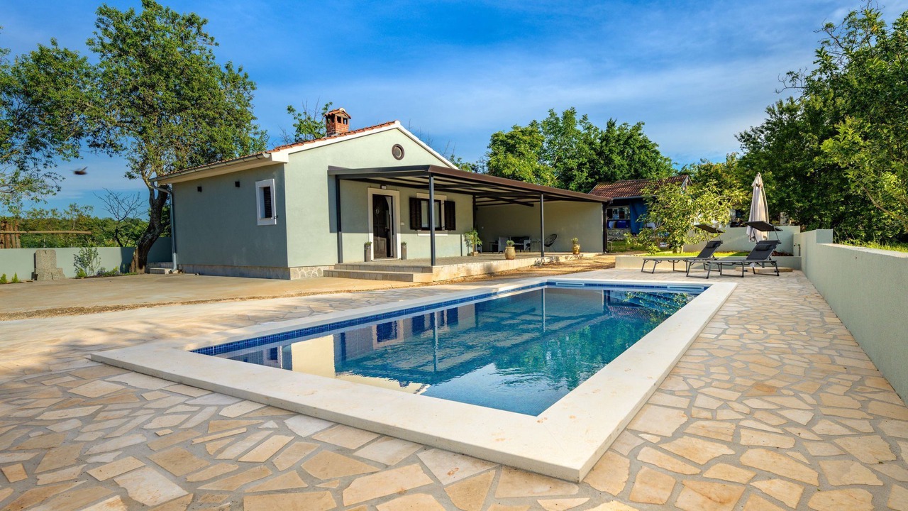 Photo of Outdoor in Stifanici