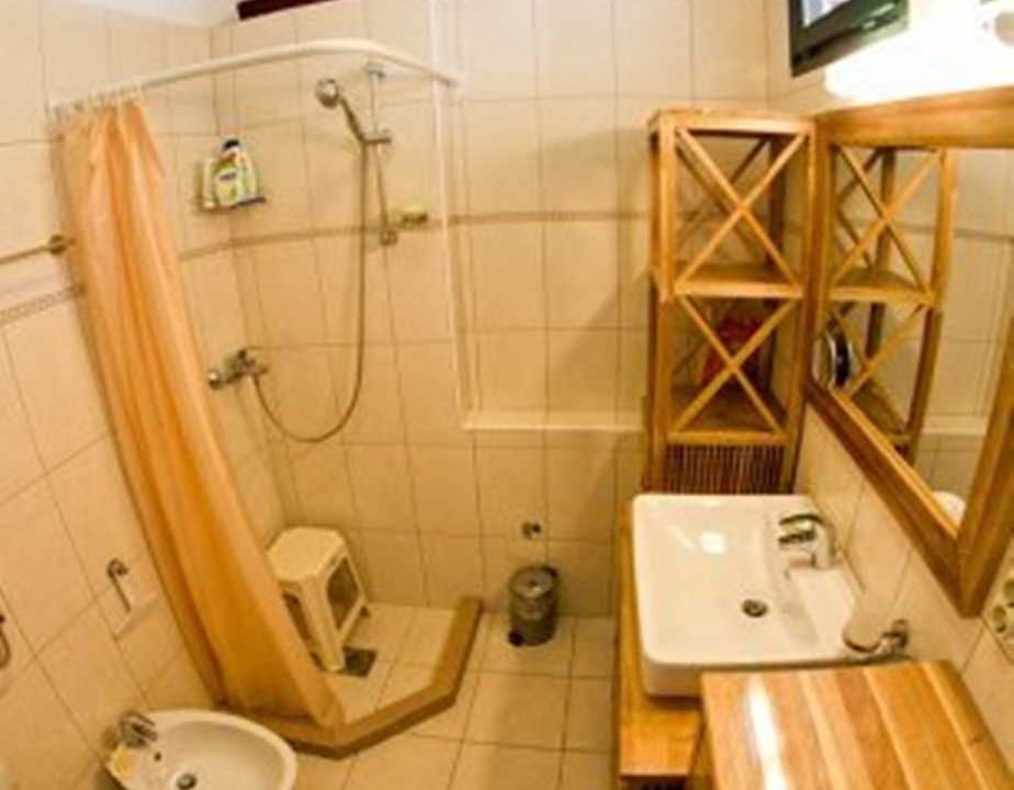 Photo of Bathroom in Artatore