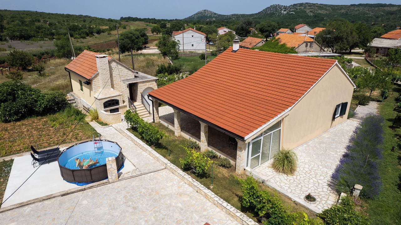Photo of Outdoor in Unesic