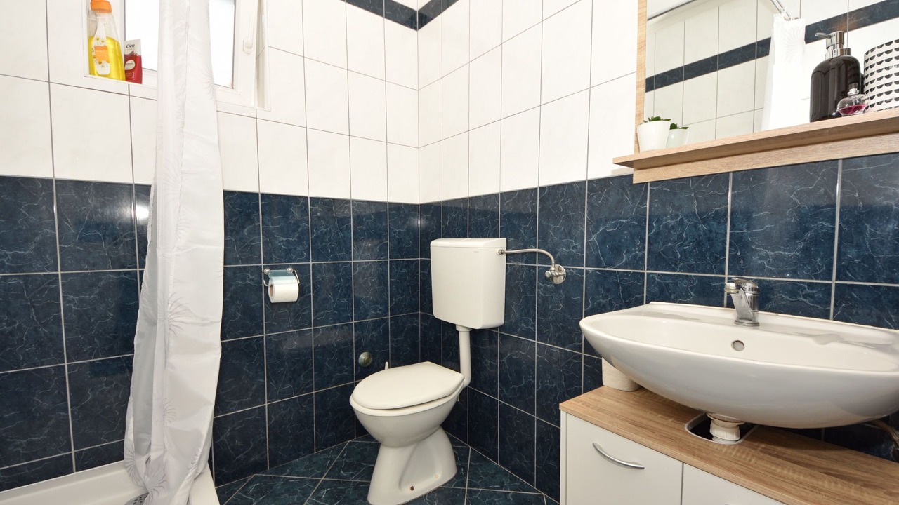 Photo of Bathroom in Tinj