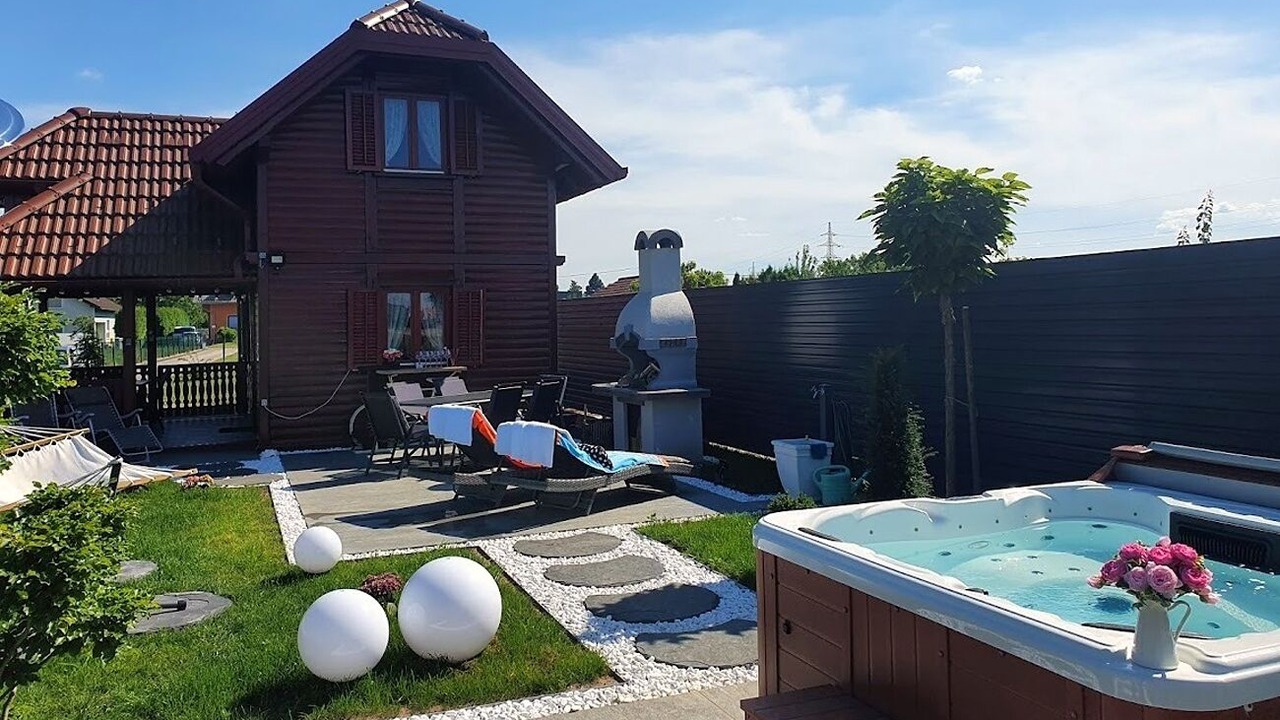 Photo of Outdoor in Kucan Marof