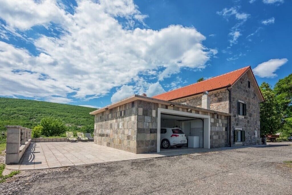 Photo of Outdoor in Velic