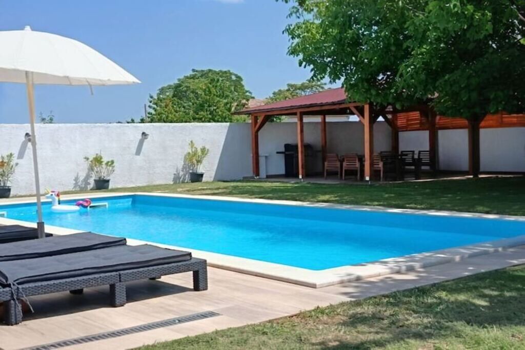 Photo of Outdoor in Petehi