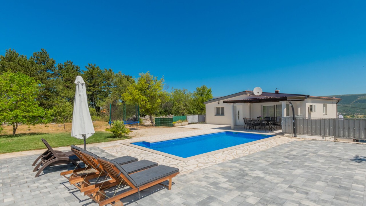 Photo of Outdoor in Grubine