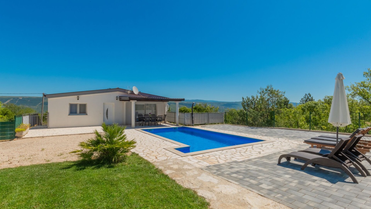 Photo of Outdoor in Grubine