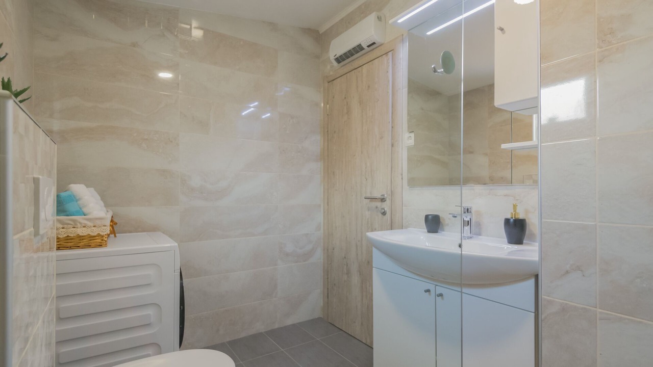 Photo of Bathroom in Grubine