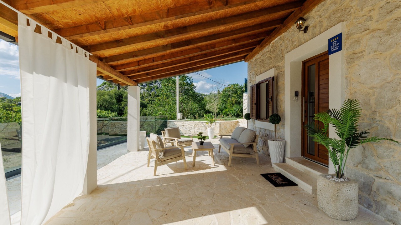 Photo of Patio Balcony in Zazablje