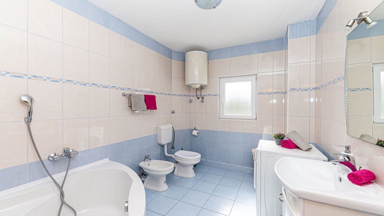 Photo of Bathroom in Rudine