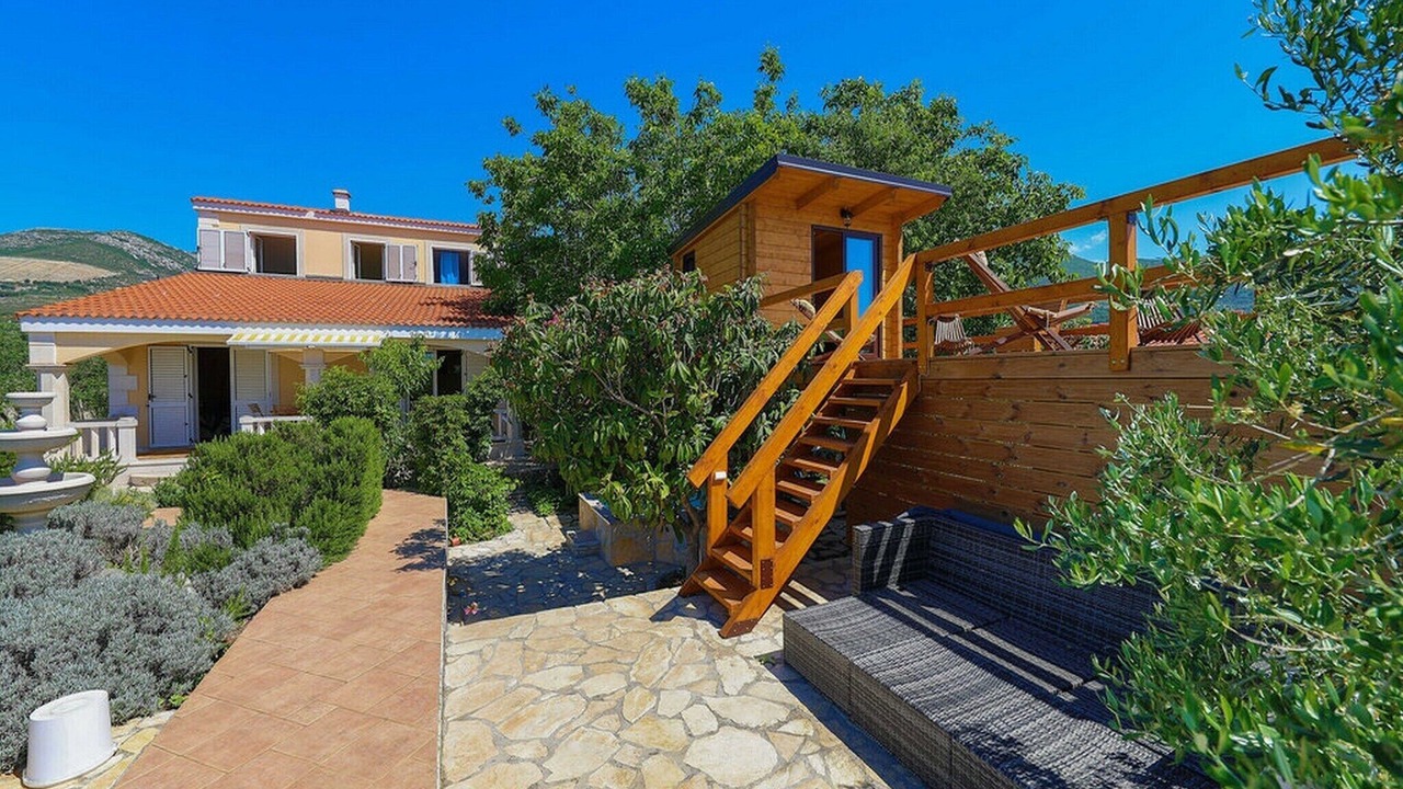 Photo of Outdoor in Rudine