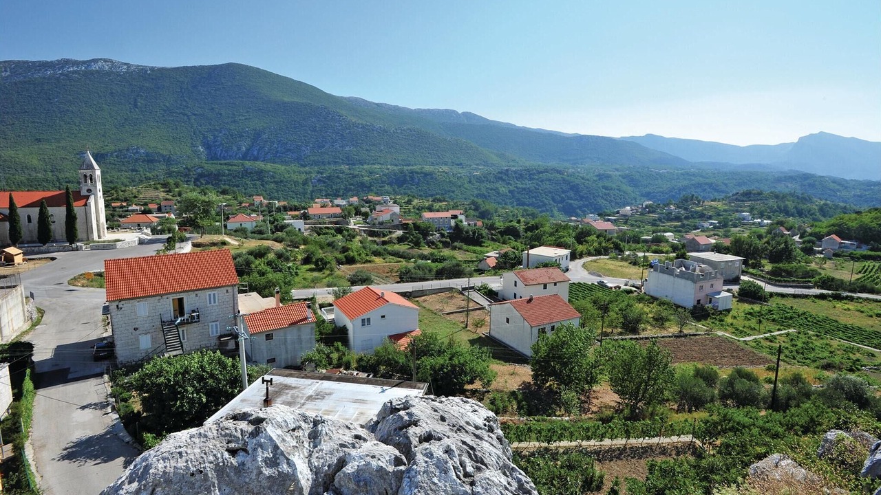 Photo of Others in Omis
