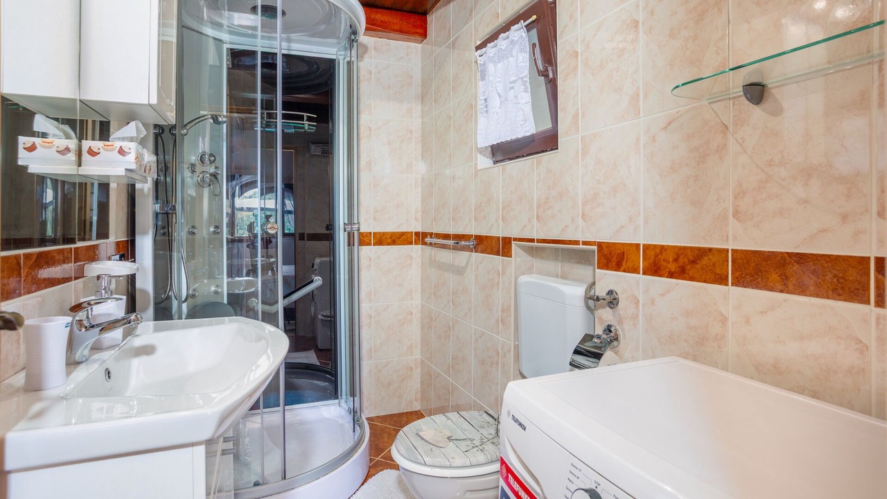 Photo of Bathroom in Liganj