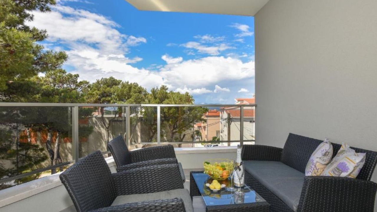 Photo of Patio Balcony in Bidol