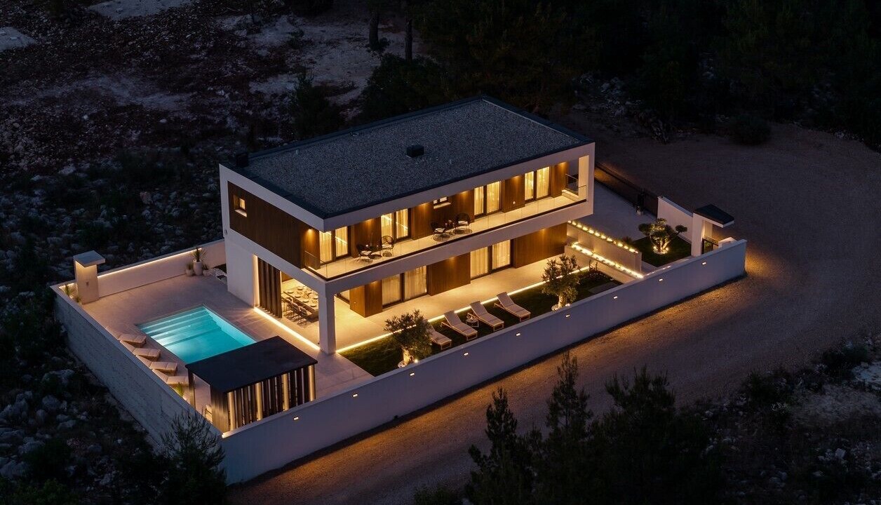Photo of Outdoor in Seline