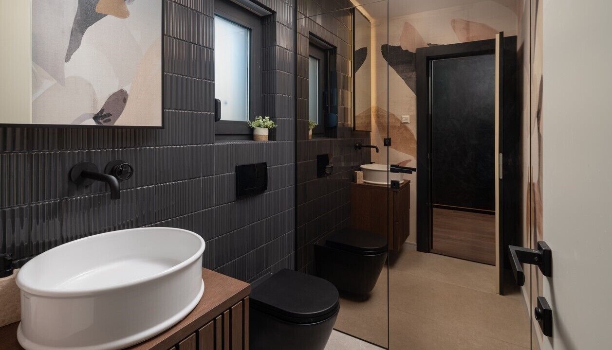 Photo of Bathroom in Seline