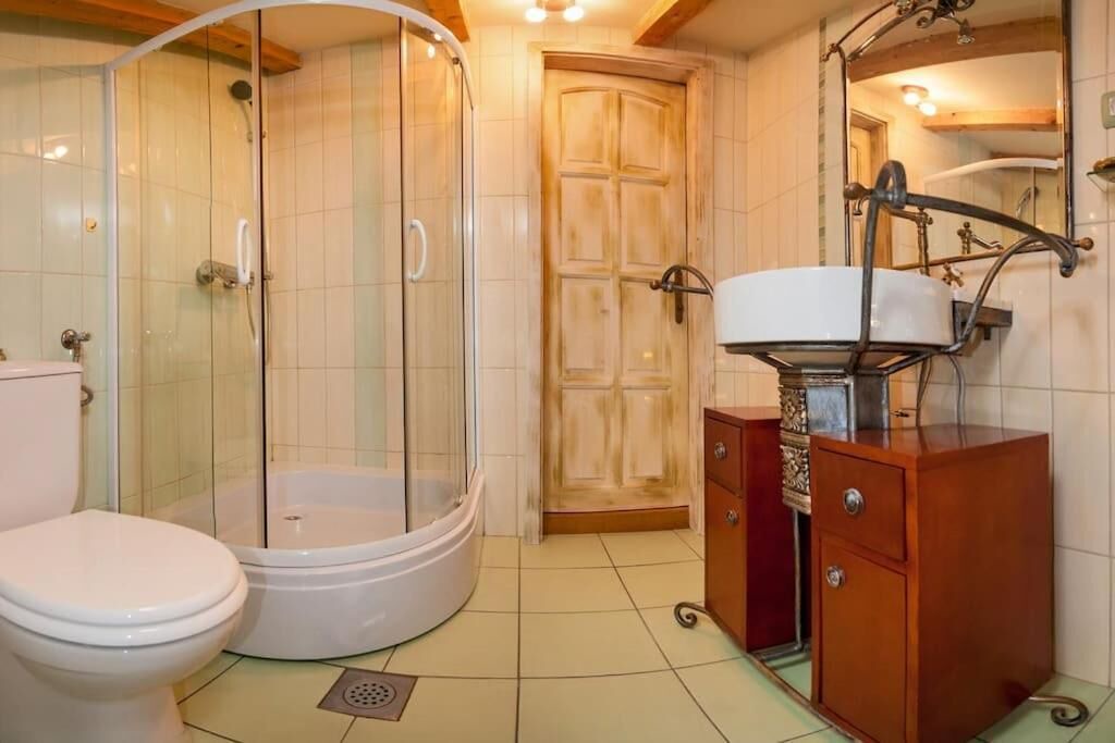 Photo of Bathroom in Slime