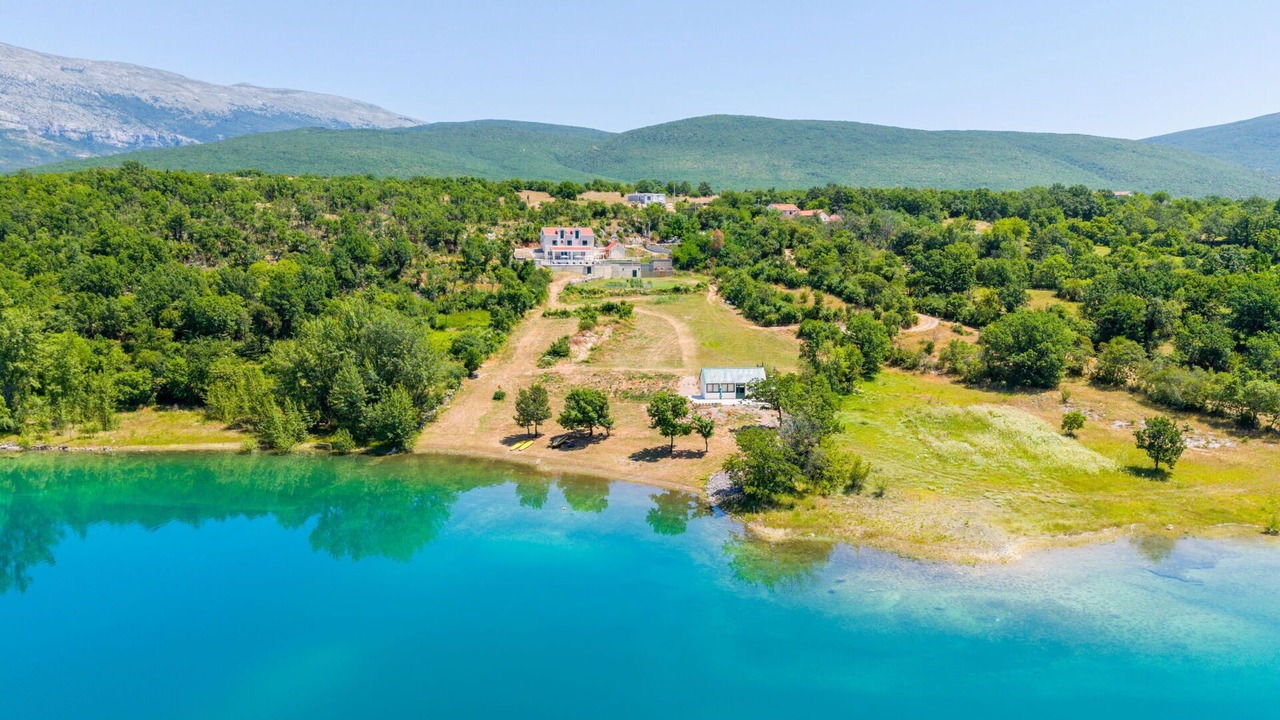 Photo of Others in Garjak