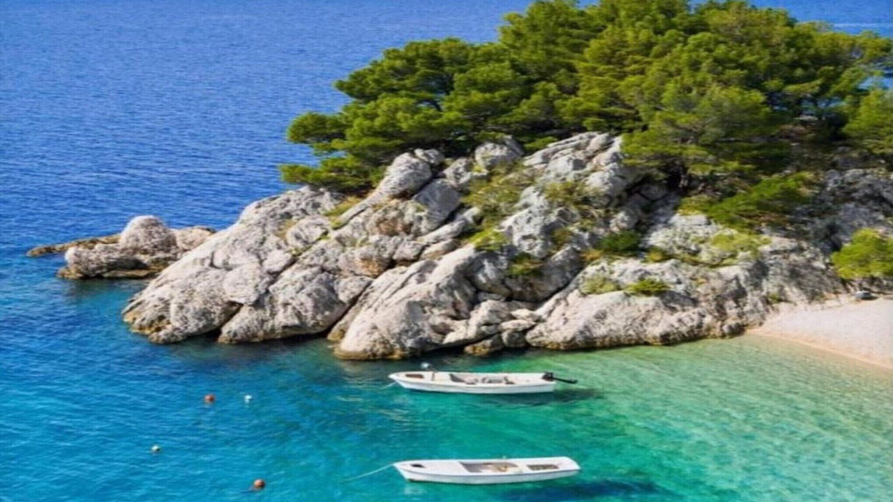 Photo of Others in Molat