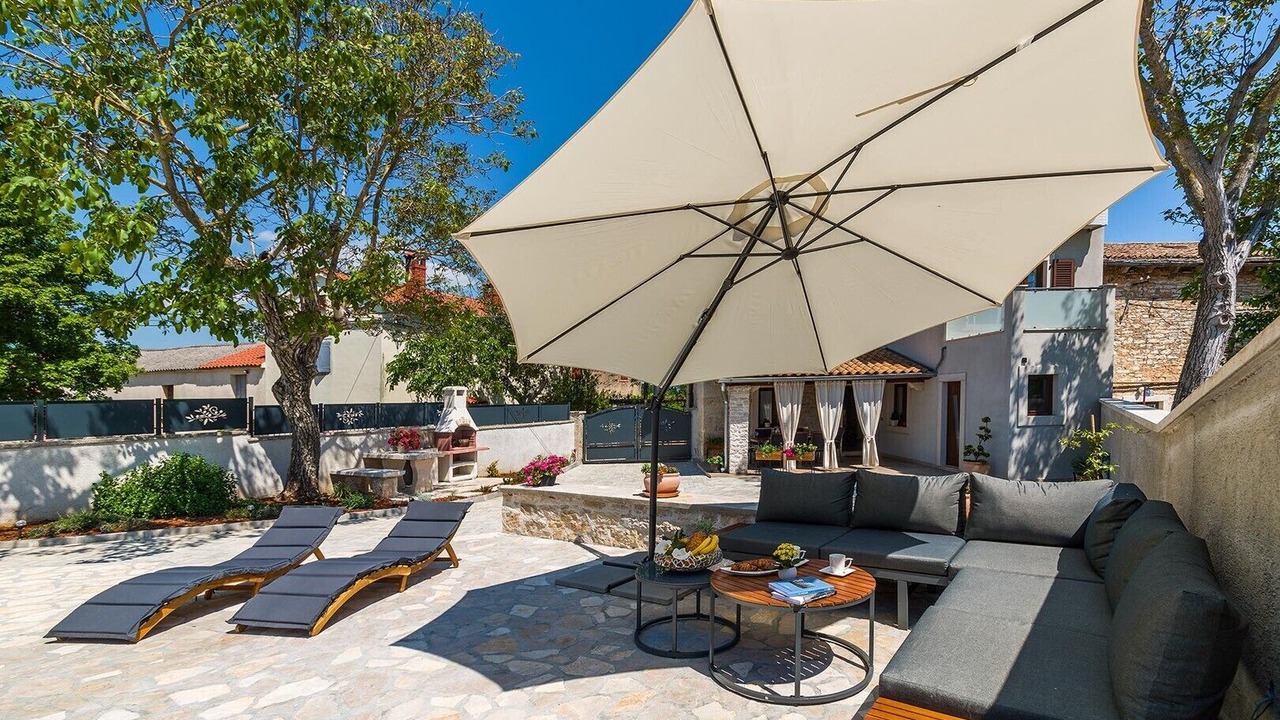 Photo of Patio Balcony in Sajini