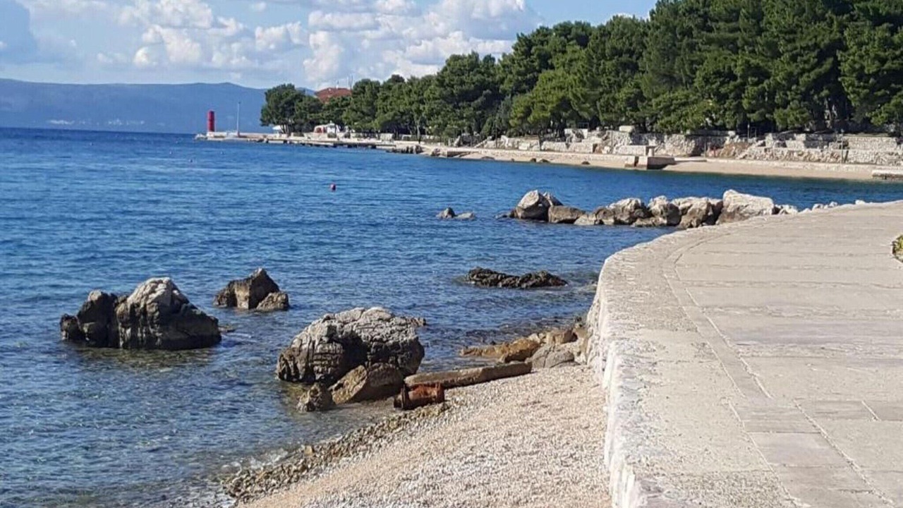 Photo of Others in Cres