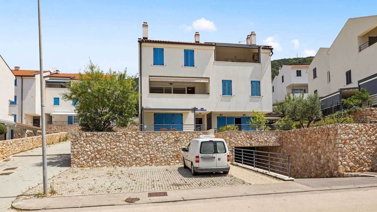 Photo of Outdoor in Cres