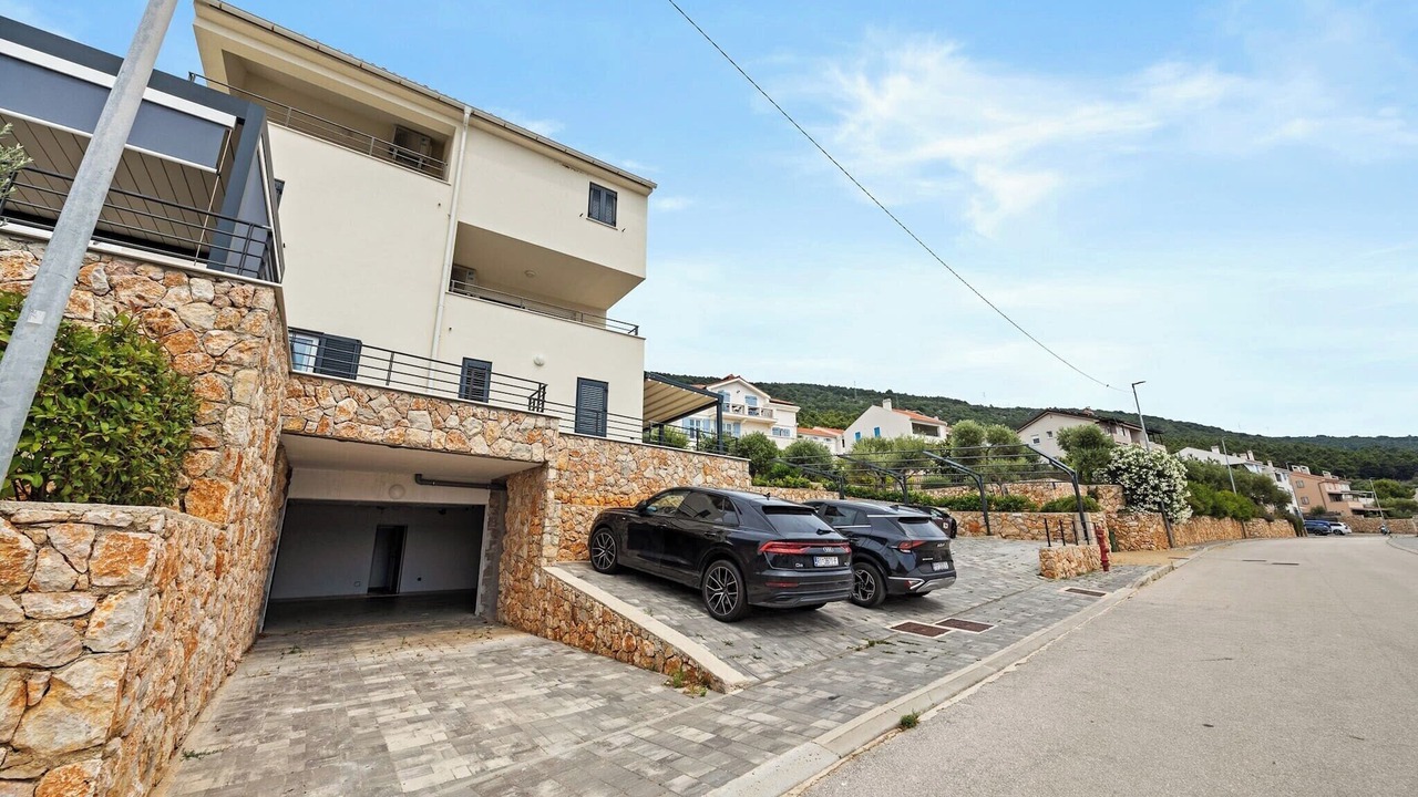 Photo of Outdoor in Cres