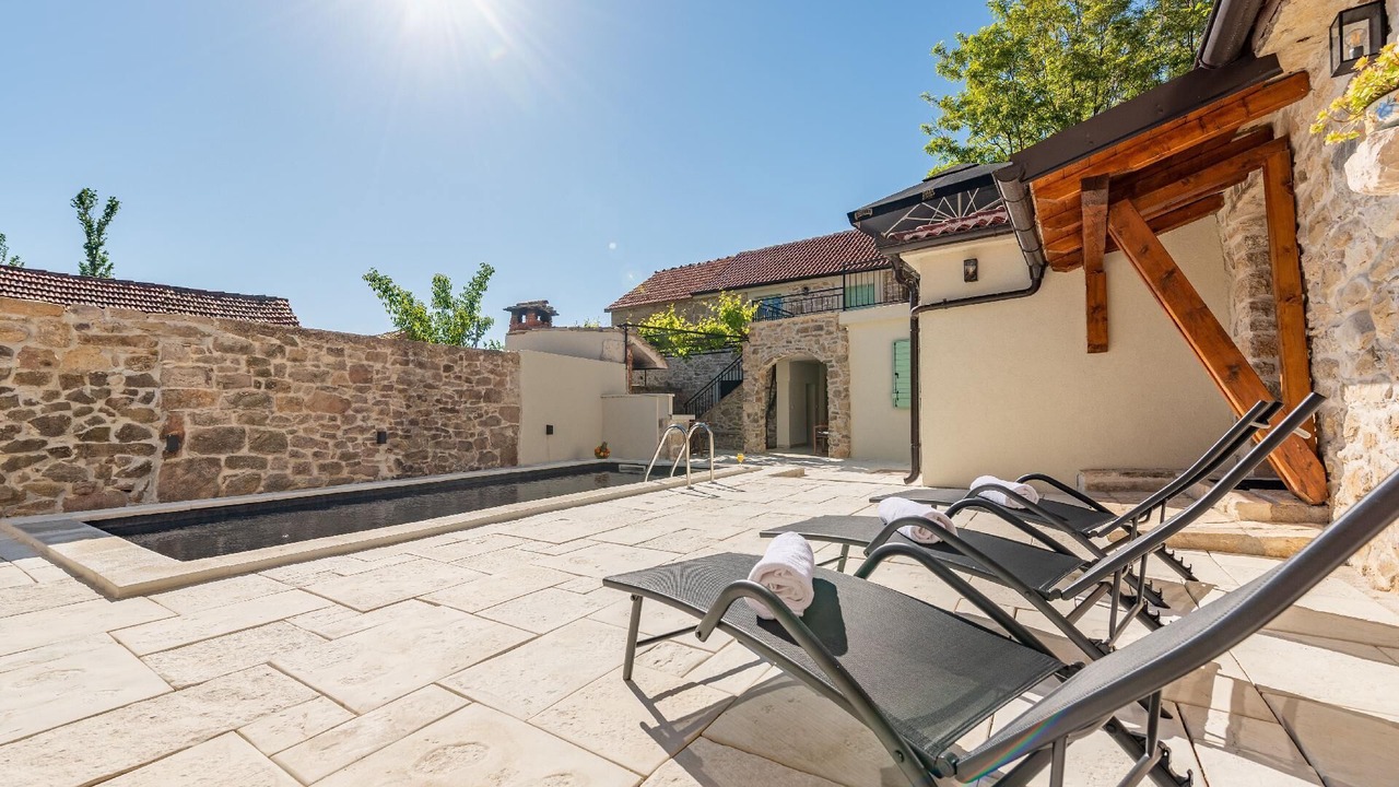 Photo of Patio Balcony in Pristeg