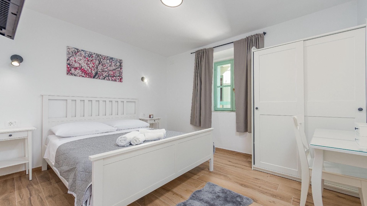 Photo of Bedroom in Pristeg