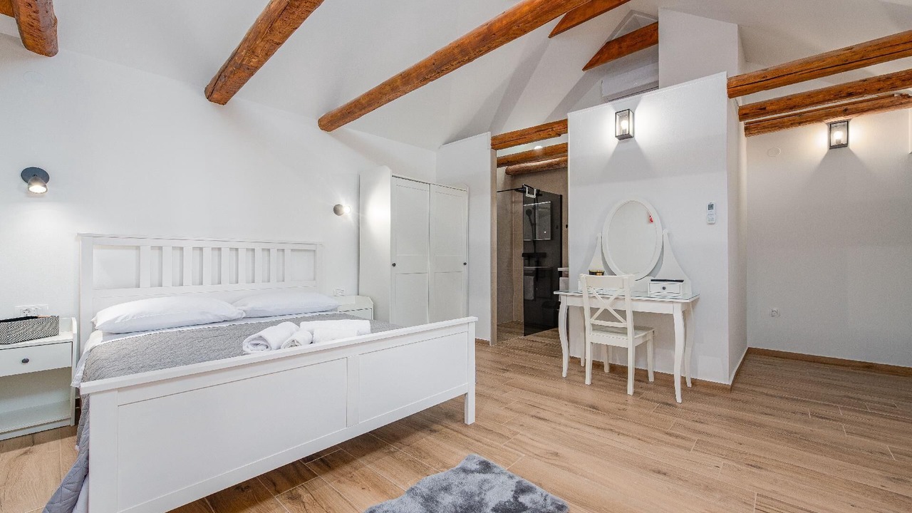 Photo of Bedroom in Pristeg