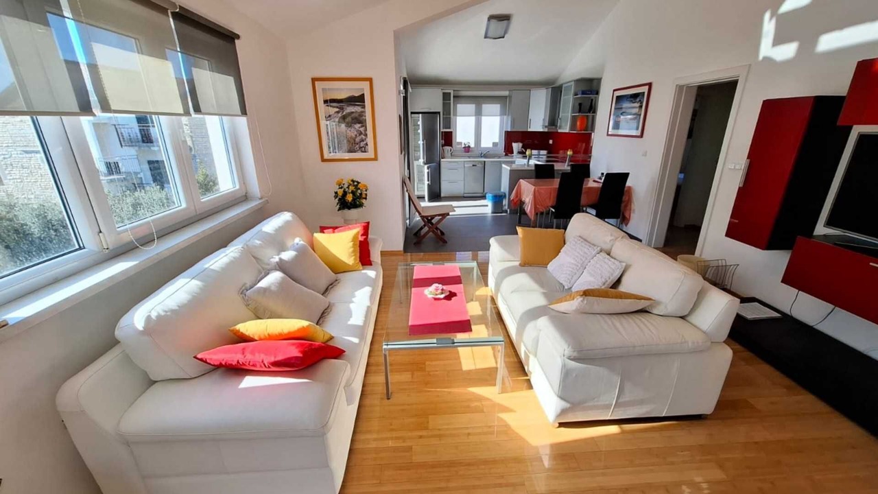 Photo of Livingroom in Okrug Donji