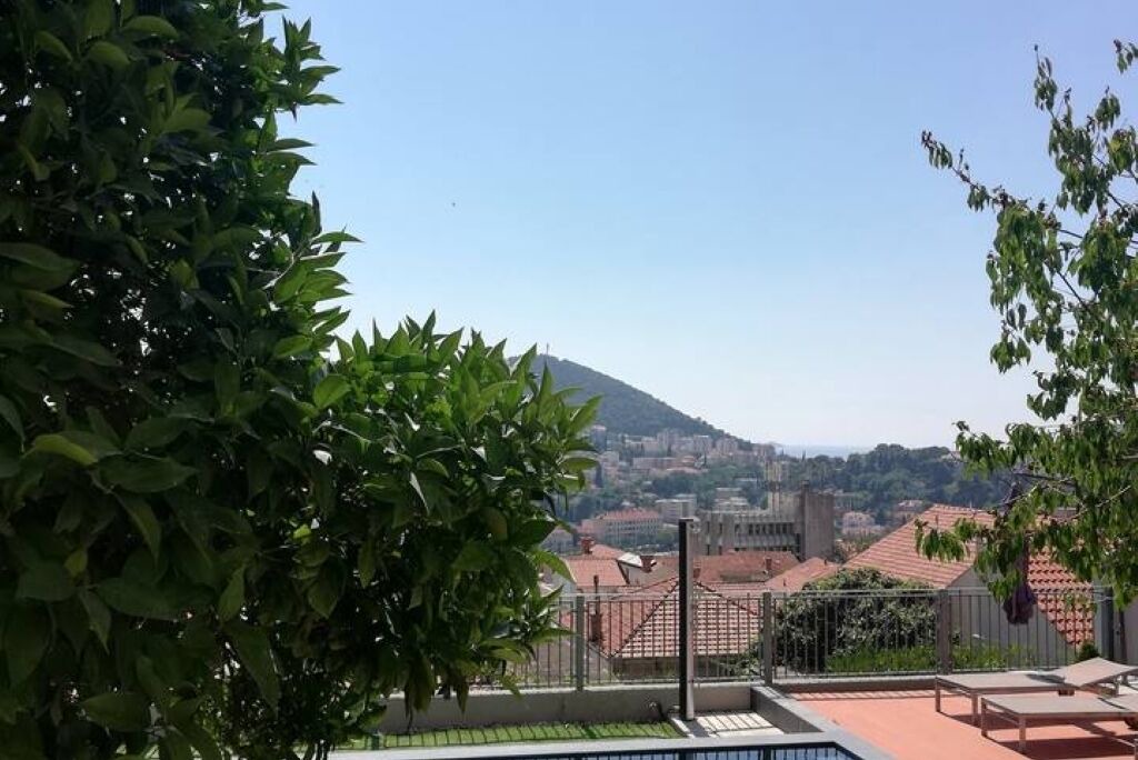 Photo of Outdoor in Gruz