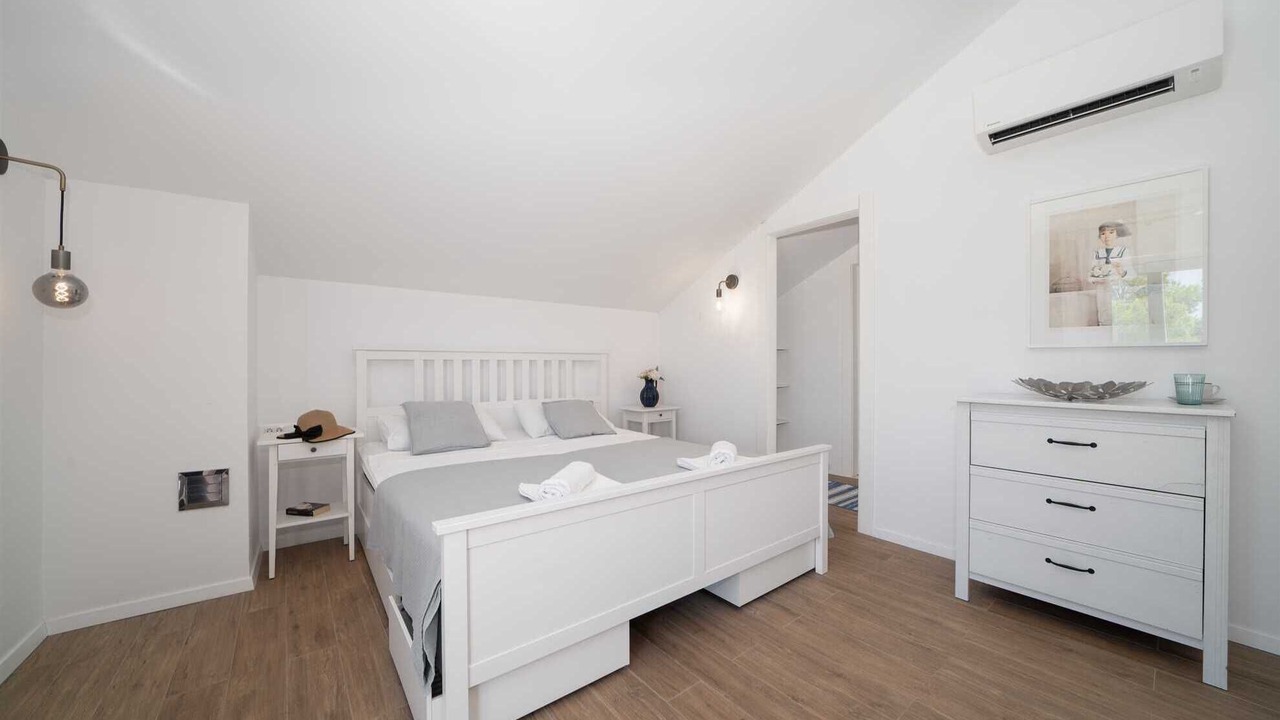 Photo of Bedroom in Sumartin