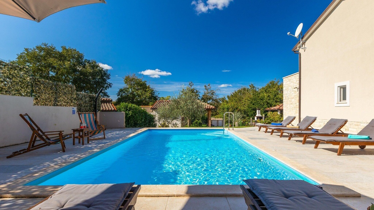 Photo of Outdoor in Beram