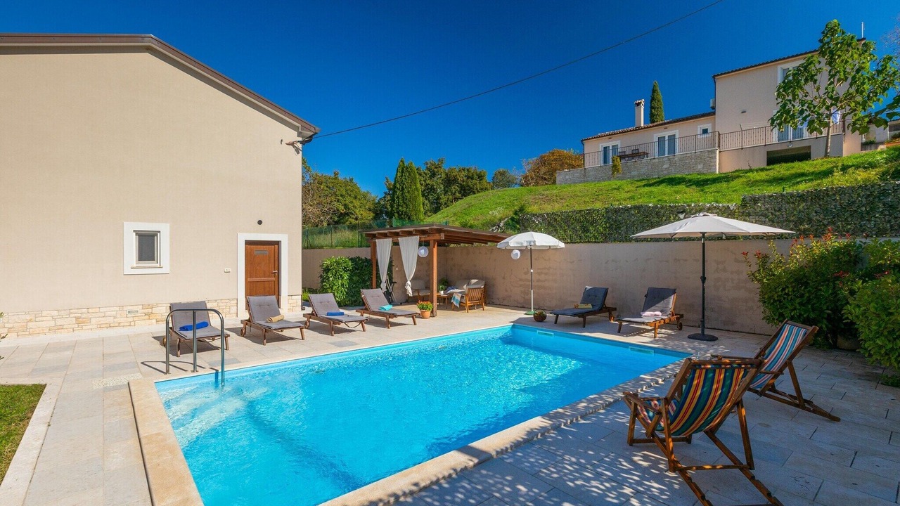 Photo of Outdoor in Beram