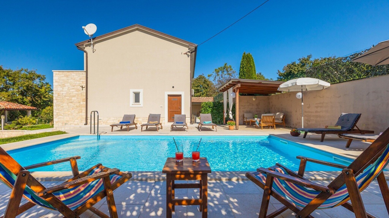 Photo of Outdoor in Beram